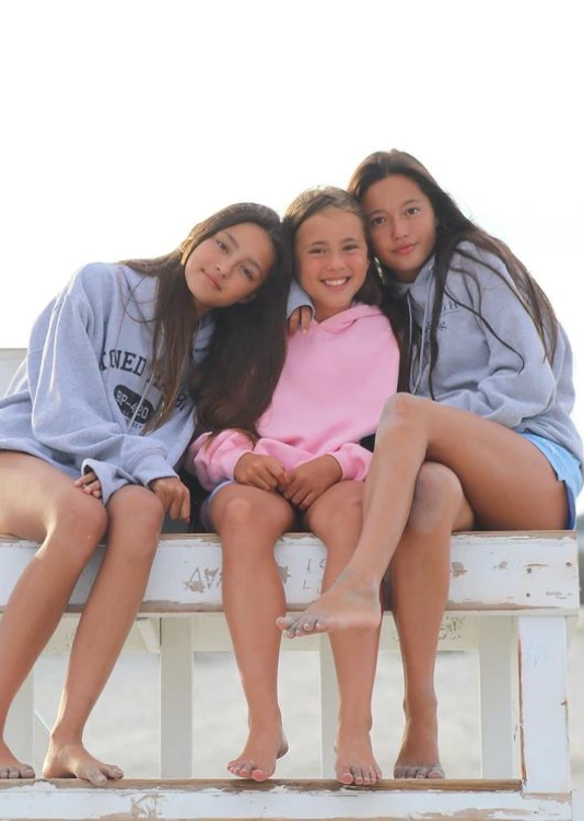 Lily-Chee-with-Her-Sisters